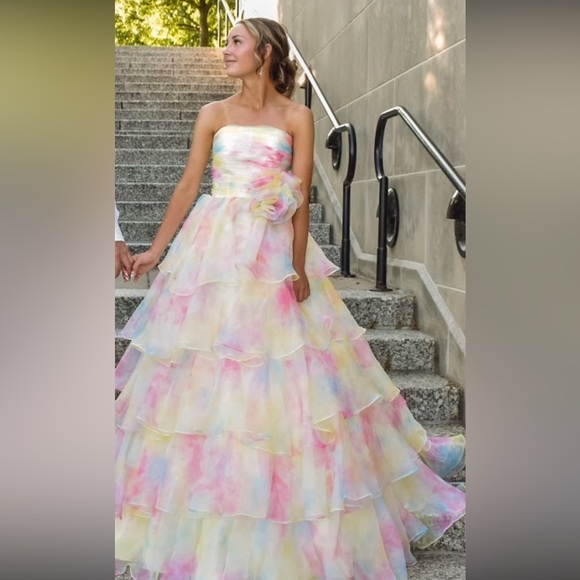 Jovani Dresses & Skirts - Worn one time ! I’m 5,3 100lbs